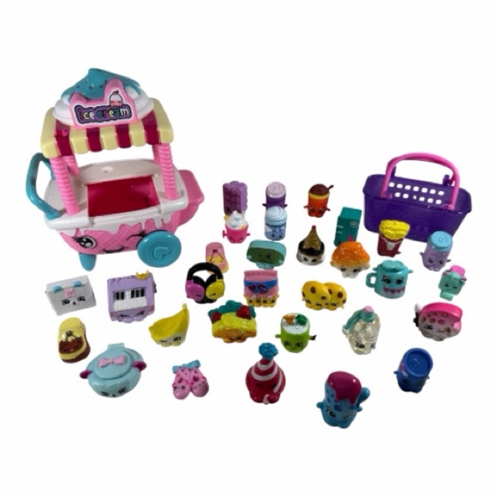 SHOPKINS 32 PIECES NO DUPLICATES MIXED SEASONS & TYPES